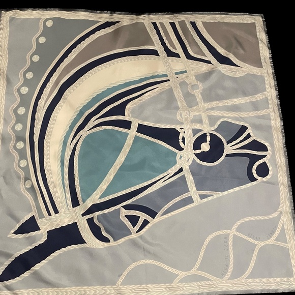 Hermes Scarf with box and bag - Picture 2 of 6